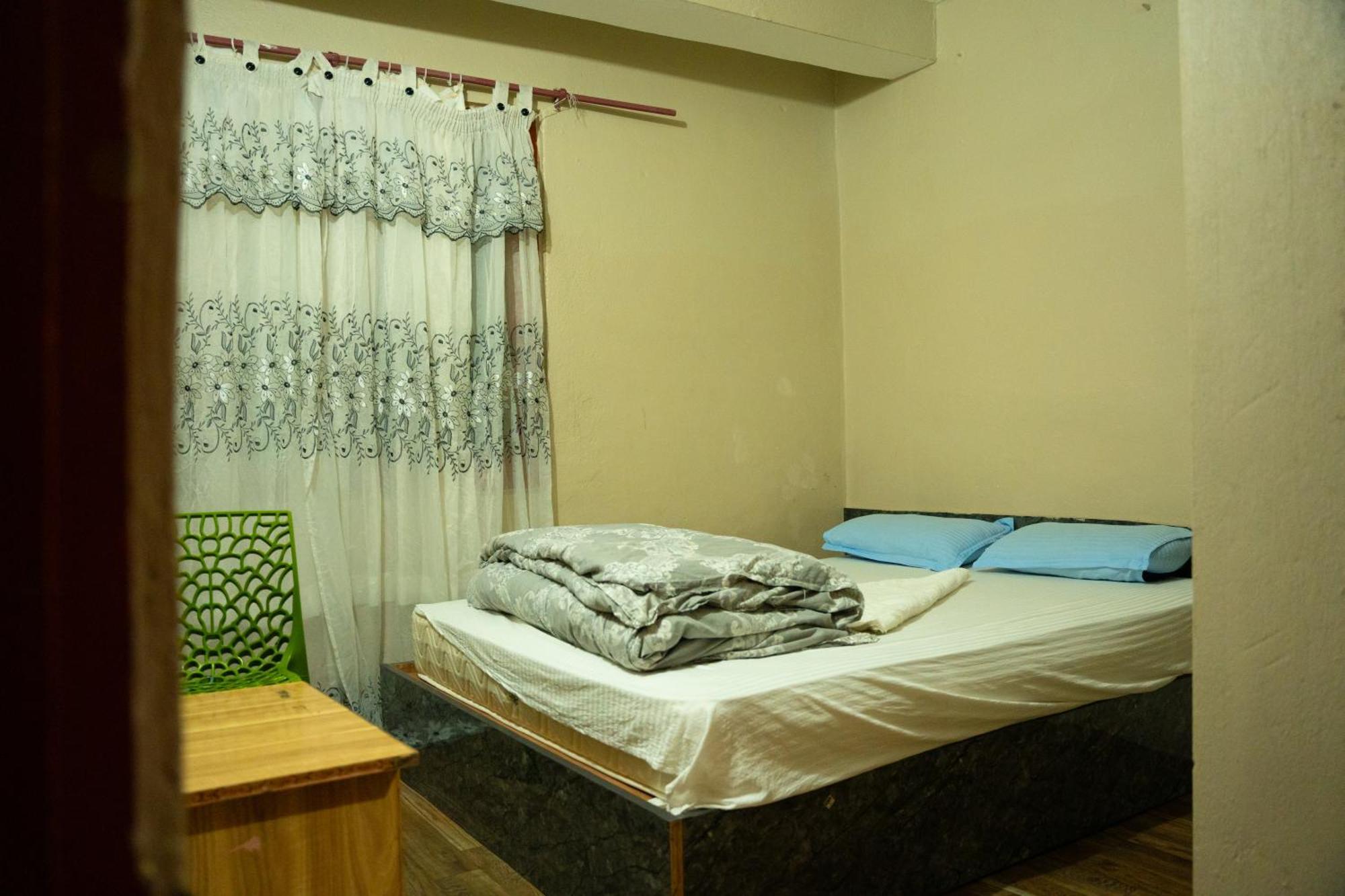 Universal Hotel & Lodge - Gorkhā Buitenkant foto